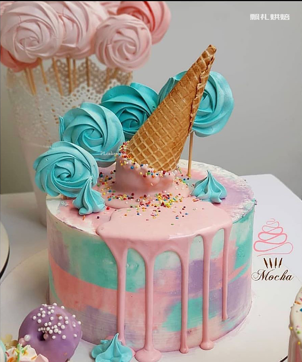 粉色网红蛋糕烘焙图片